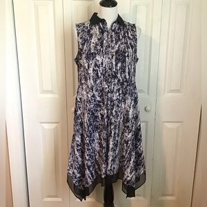 Vera Wang Sleeveless Flowy Dress